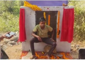 ବିଧାୟକଙ୍କ ସାମ୍ନାରେ ଫଳକ ଭାଙ୍ଗିଲେ ସରପଞ୍ଚ