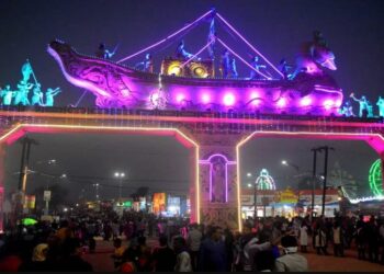 ଦିନେ ବଢିଲା ବାଲିଯାତ୍ରା