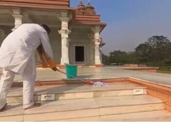 ମନ୍ଦିର ସଫା କଲେ କେନ୍ଦ୍ରମନ୍ତ୍ରୀ ଧର୍ମେନ୍ଦ୍ର ପ୍ରଧାନ