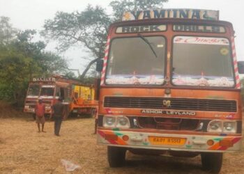 ଶ୍ରମିକଙ୍କ ଉପରେ ମାଡିଗଲା ଗାଡି : ୪ ମୃତ