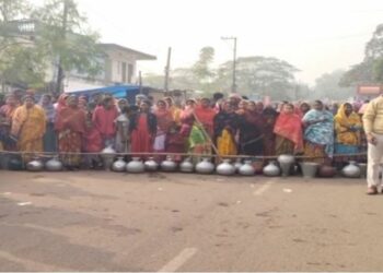 ପାଣି ପାଇଁ ରାସ୍ତାରୋକ