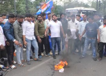 କନିଷ୍ଠ ଶିକ୍ଷକ ନିଯୁକ୍ତିରେ ଅନିୟମିତତା; ଗଣଶିକ୍ଷା ମନ୍ତ୍ରୀଙ୍କ ବାସଭବନ ଘେରିଲା ଛାତ୍ର କଂଗ୍ରେସ