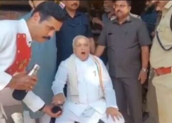 ରାଜରାସ୍ତାରେ ଧାରଣାରେ ବସିଲେ କେରଳ ରାଜ୍ୟପାଳ