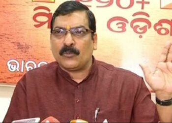 ରାସନ କେନ୍ଦ୍ରରେ ରାଜ୍ୟ ସରକାର ପୋଷ୍ଟର ମାରିଲେ ଜଗିବ ବିଜେପି-ଗୋଲକ ମହାପାତ୍ର