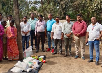 ଅଗ୍ନିକାଣ୍ଡ ବିପନ୍ନ ପରିବାରକୁ ସହାୟତାର ହାତ ବଢାଇଲା କଳିଙ୍ଗନଗର ପ୍ରେସ ଫୋରମ