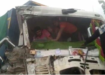 ମୋ ବସକୁ ଧକ୍କା ଦେଲା ହାଇୱା , ୫ ଗୁରୁତର