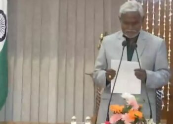 ଶପଥ ନେଲେ ଚମ୍ପାଇ ସୋରେନ