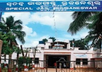 ଝାରପଡ଼ା ଜେଲରେ ଗୋଷ୍ଠୀ ସଂଘର୍ଷ ଘଟଣା; ୨ ଜେଲ୍ ୱାର୍ଡର ନିଲମ୍ବିତ