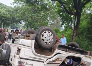 ବୋଲେରୋକୁ ଧକ୍କା ଦେଲା ଟ୍ରକ,ଚାଲିଗଲା ଚାଳକଙ୍କ ଜୀବନ