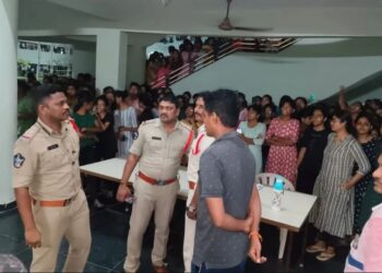 ଆନ୍ଧ୍ରପ୍ରଦେଶରେ ଚାଞ୍ଚଲ୍ୟ : ଲେଡିଜ ହଷ୍ଟେଲ ବାଥରୁମରେ ଗୁପ୍ତ କ୍ୟାମେରା