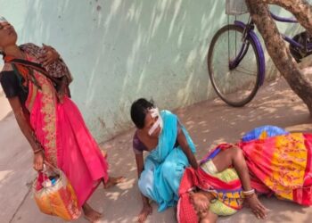ସଭାସ୍ଥଳରେ ପହଁଚିବା ପୂର୍ବରୁ ଭାରସାମ୍ୟ ହରାଇ ଓଲଟିଲା ପିକଅପ, ୪୦ ଆହତ