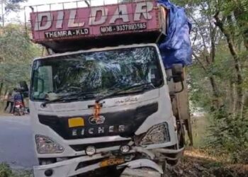 ମେଲୋଡି ପାର୍ଟି ଗାଡି ଦୁର୍ଘଟଣା, ଅଳ୍ପକେ ବର୍ତ୍ତିଲେ ୨୦ରୁ ଅଧିକ ଯାତ୍ରୀ
