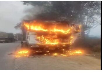 ଜଳିଗଲା ପାଉଁଶ ବୋଝେଇ ଟ୍ରକ