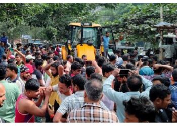 ନାଲକୋ ଛକରେ ଉଠା ଦୋକାନୀଙ୍କ ଧାରଣା , ୯ ଦଫା ଦାବି ନେଇ ବିଏମସି କାର୍ଯ୍ୟାଳୟ ଘେରାଉ