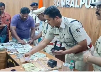 ସମ୍ବଲପୁର ପୋଲିସକୁ ସଫଳତା, ୧୬ ଲକ୍ଷ ଟଙ୍କା ସହ ଚୋରୀ ସୁନା ଉଦ୍ଧାର