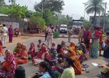 ରାସ୍ତାକୁ ଓହ୍ଲାଇଲେ ସୁଭଦ୍ରା ଯୋଜନାରୁ ବଞ୍ଚିତ ହୋଇଥିବା ମହିଳା