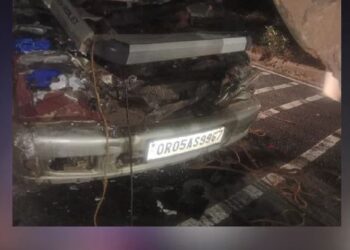 ହମ୍ପସରେ ପିଟି ହେଲା କାର, ୧୧ରୁ ଅଧିକ ଗୁରୁତର