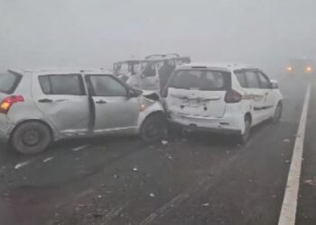 Accident in delhi : ଦିଲ୍ଲୀ ହାଇୱେରେ ସିରିଜ ଦୁର୍ଘଟଣା, ପଛକୁ ପଛ ପିଟି ହେଲା ୫ କାର