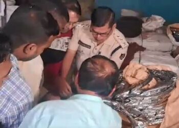 Raid in Duplicate Tyre Godown : ନକଲି ଟାୟାର ଗୋଦାମ ଠାବ; ଗୋଦାମ ସିଲ୍, ମାଲିକଗିରଫ