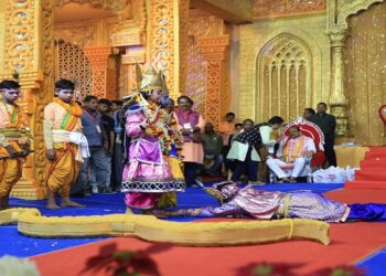 Bargarh Dhanujatra : କଂସ ବଦ୍ଧ ସହ ଶେଷ ହେଲା ଧନୁଯାତ୍ରା,ପ୍ରାୟଶ୍ଚିତ ପାଇଁ ମହୋଦଧିରେ ସ୍ନାନ କରି ମହାପ୍ରଭୁଙ୍କୁ କ୍ଷମା ମାଗିବେ କଂସ