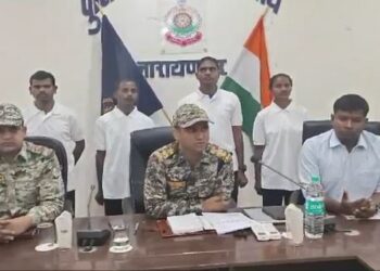 ୪ ଦୁର୍ଦ୍ଦାନ୍ତ ମାଓବାଦୀଙ୍କ ଆତ୍ମସମର୍ପଣ