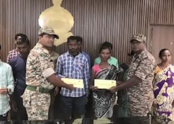Naxals Surrender : ଆତ୍ମ ସମର୍ପଣ କଲେ ୧୩ ଜଣ ମାଓବାଦୀ