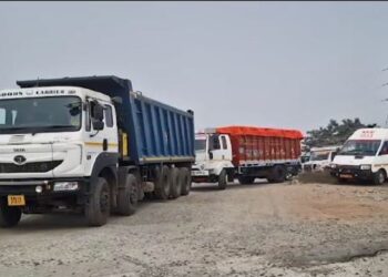 ସ୍କୁଟିକୁ ପଛରୁ ଧକ୍କା ଦେଲା ଟ୍ରଲର, ଜଣେ ମୃତ , ଜଣେ ଗୁରୁତର