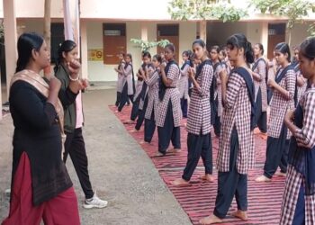 Self Defence training : କଲେଜରେ ଦିଆଯାଉଛି ଆତ୍ମ ସୁରକ୍ଷା ଟ୍ରେନିଂ