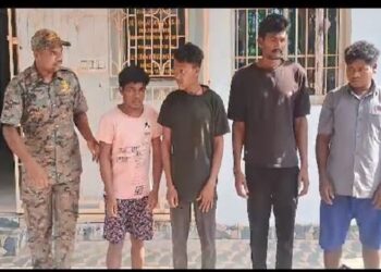 ୪ ଶିକାରୀ ଗିରଫ , ବନ୍ଧୁକ ଜବତ