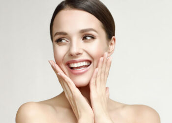 ଗରମ ଦିନେ ସ୍କିନକୁ କେମିତି ରଖିବେ ଗ୍ଲୋ ? କଣ ରହିଛି ଏହାର ଘରୋଇ ଉପଚାର…..