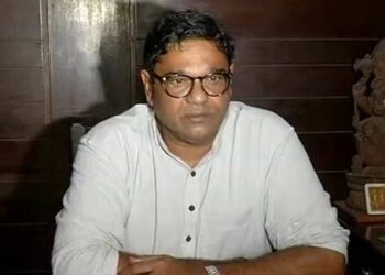 ବଡ ବିସ୍ଫୋରଣ ଘଟାଇଲେ ବିଜେଡି ସାଂସଦ ଦେବାଶିଷ, କହିଲେ ସସ୍ମିତ ଭିଲେନ୍ ନୁହଁନ୍ତି, ମୁଖ୍ୟ ପରାମର୍ଶଦାତା ହିଁ ଏହା ପଛରେ ଅଛନ୍ତି