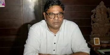 ବଡ ବିସ୍ଫୋରଣ ଘଟାଇଲେ ବିଜେଡି ସାଂସଦ ଦେବାଶିଷ, କହିଲେ ସସ୍ମିତ ଭିଲେନ୍ ନୁହଁନ୍ତି, ମୁଖ୍ୟ ପରାମର୍ଶଦାତା ହିଁ ଏହା ପଛରେ ଅଛନ୍ତି