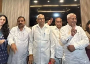 ଆପରୁ ଇସ୍ତଫା ଦେଲେ ୧୫ କାଉନସିଲର