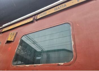 ତପସ୍ୱିନୀ ଏକ୍ସପ୍ରେସ ଟ୍ରେନକୁ ପଥର ମାଡ