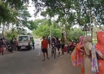 ଯୁବକଙ୍କୁ ଚାପିଦେଲା ଅଜଣା ଗାଡି