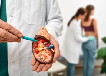 ଗୋଡ଼ ଫୁଲିବା – ରାତିରେ ପରିସ୍ରା ହେବା କିଡନୀ କ୍ୟାନ୍ସର ପ୍ରାରମ୍ଭିକ ଲକ୍ଷଣ କି ? ଆସନ୍ତୁ ଜାଣିବା