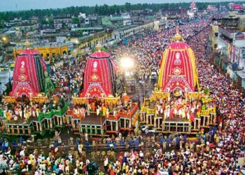 ରଥାରୂଢ ଚତୁର୍ଦ୍ଧାମୂର୍ତ୍ତି, ଭକ୍ତଙ୍କ ଅପେକ୍ଷା ରଥ ଟାଣିବା ପାଇଁ