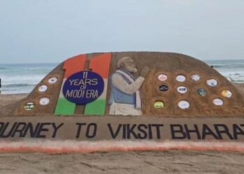 ତୃତୀୟ ବର୍ଷ ପୂର୍ତ୍ତି ଉପଲକ୍ଷେ ମୋଦି ସରକାରଙ୍କୁ ବାଲୁକା କଳାରେ ଶୁଭେଚ୍ଛା ଜଣାଇଲେ ସୁଦର୍ଶନ