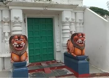 ୧୩୦ ବର୍ଷର ପୁରାତନ ମନ୍ଦିର : ପୂଜା ପାଉଛନ୍ତି ଗୋପାଳକୃଷ୍ଣ ଓ ରୁକ୍ମିଣୀ-ସତ୍ୟଭାମା, ତିଆରି କରିଥିଲେ ଆନ୍ଧ୍ର ବ୍ୟବସାୟୀ