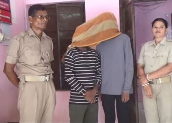 ମାସେ ଧରି ନାବାଳିକାକୁ ଗଣଦୁଷ୍କର୍ମ ! ୩ ଜଣ ଗିରଫ