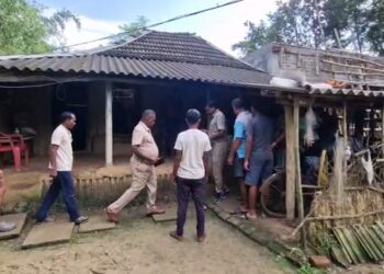 ରାତିକରେ ବୁଲିଲା କଳାକନା , ୫ ଘରୁ ସିରିଜ ଲୁଟ