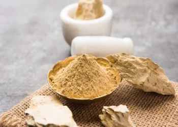 ତ୍ୱଚାରେ ଗ୍ଲୋ ଆଣିବ ମୁଲତାନି ମାଟି , ଜାଣନ୍ତୁ କିପରି ବ୍ୟବହାର କରିବେ ?