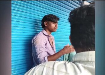 ମୋବାଇଲ ଚୋରି ; ବାପାପୁଅଙ୍କୁ ମାଡ