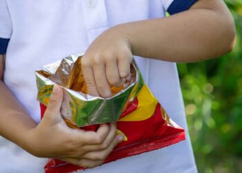 ଚିପ୍ସ ପ୍ୟାକେଟରେ ଥିବା ପ୍ଲାଷ୍ଟିକ ଖେଳନା ଗିଳି ଶିଶୁ ମୃତ