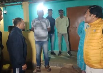 ଏକାଧିକ ସନ୍ଦିଗ୍ଧ ବାଂଲାଦେଶୀ ଅଟକ ସହିତ ମାରାଣାସ୍ତ୍ର ଓ ବନ୍ଧୁକ ଜବତ