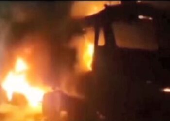 ସର୍ଟ ସର୍କିଟ ଯୋଗୁ ଜଳିଗଲା ଟ୍ରକ