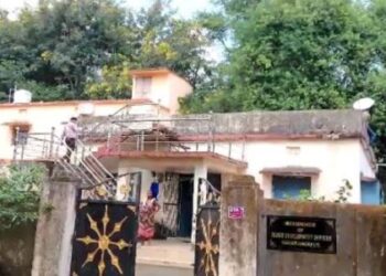 ବିଡିଓଙ୍କ ଘରେ କଳାକନା ବୁଲାଇଲେ ଦୁର୍ବୁତ୍ତ