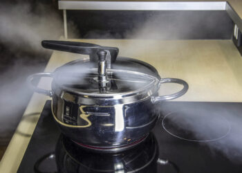 ହଷ୍ଟେଲରେ ଫାଟିଲା ପ୍ରେସର କୁକର, ଛାତ୍ର ଗୁରୁତର