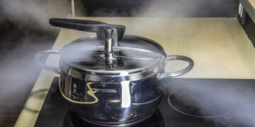 ହଷ୍ଟେଲରେ ଫାଟିଲା ପ୍ରେସର କୁକର, ଛାତ୍ର ଗୁରୁତର