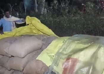 ରାସ୍ତାରେ ଧାନ ରଖି ଚାଷୀଙ୍କ ରାସ୍ତାରୋକ